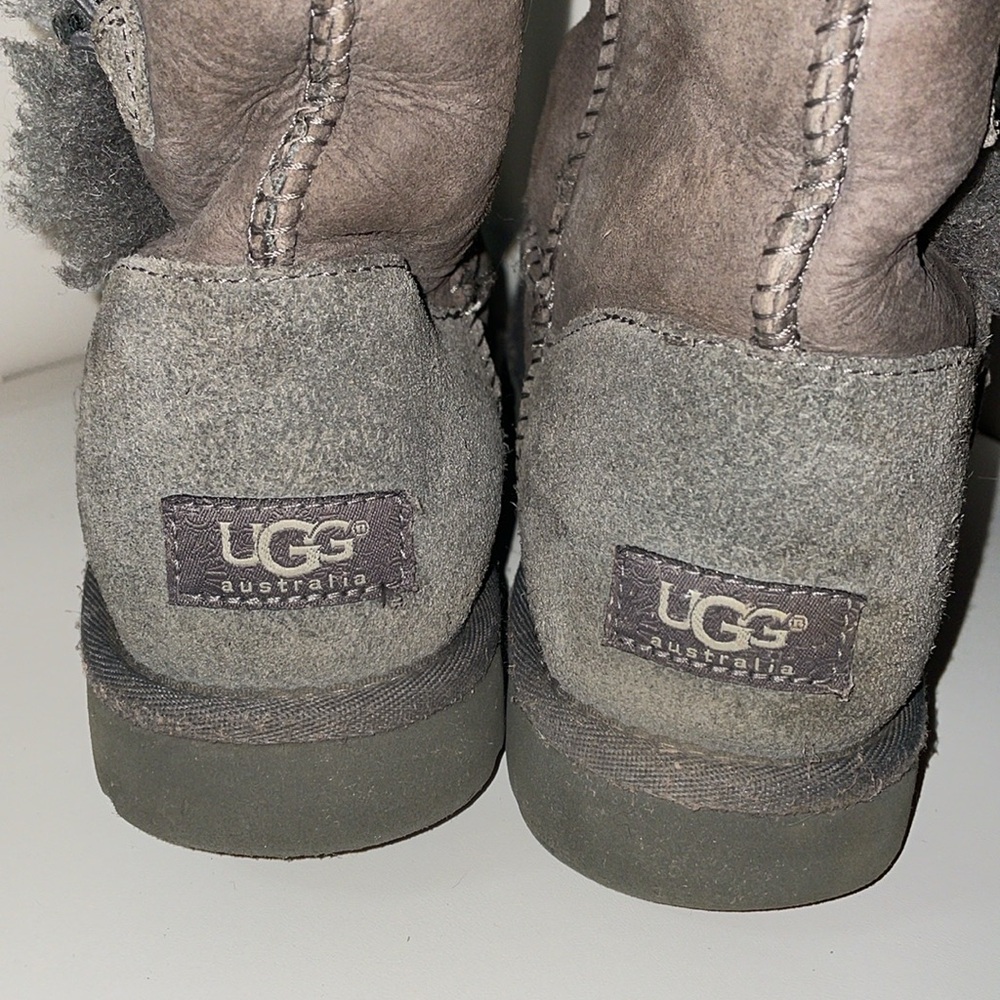 UGG BAILEY BUTTON TRIPLET II BOOT SIZE WOMENS 8 - image 3